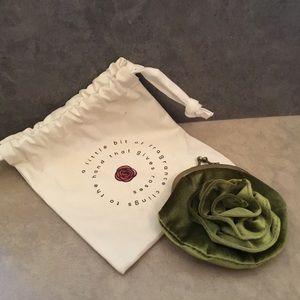 🎁 SALE! 🎁 NWOT Hip & Holy Green Velvet Rose Purse